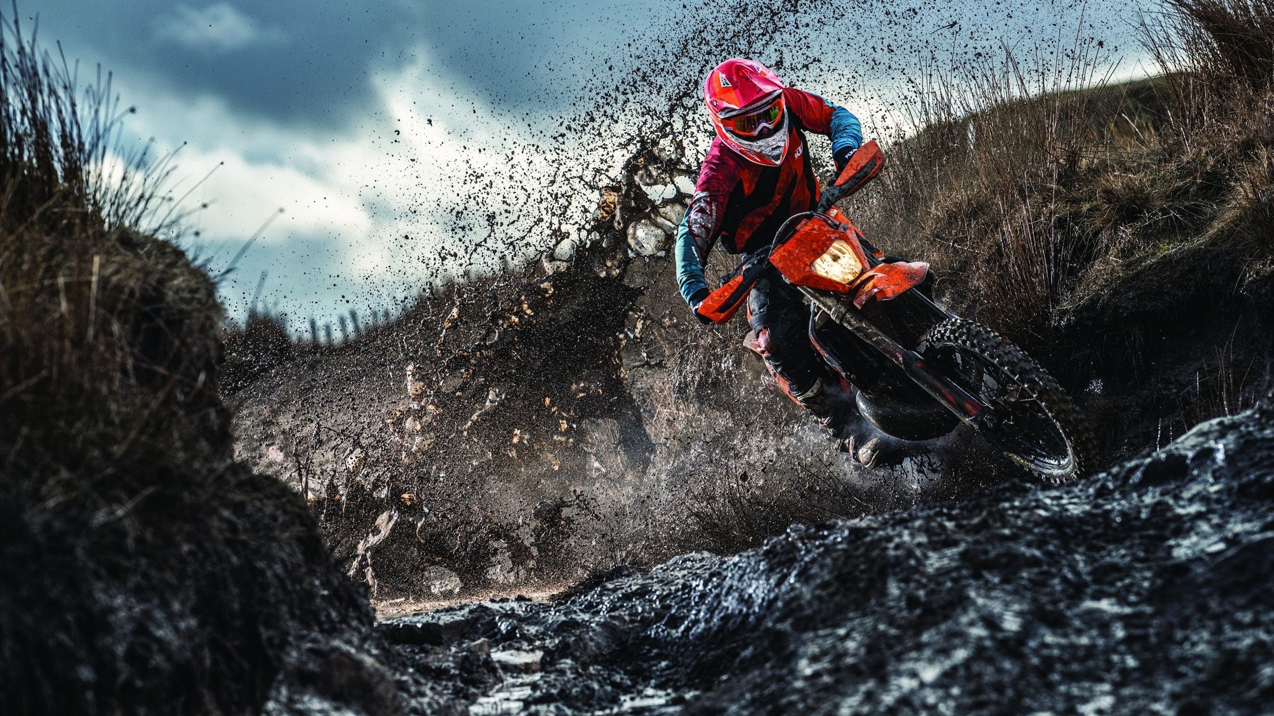 库里三分雨定乾坤，湖人险胜雷霆背后的关键先生谜局