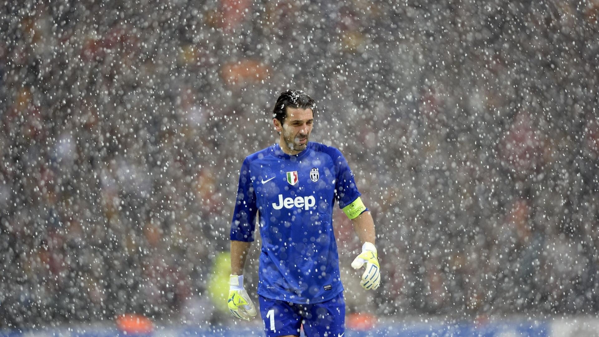 梅赛德斯险胜法拉利，诺里斯惊艳四座，一场定义赛季的经典对决